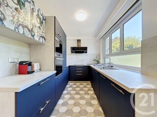  Appartement à louer 5 pièces 80 m²