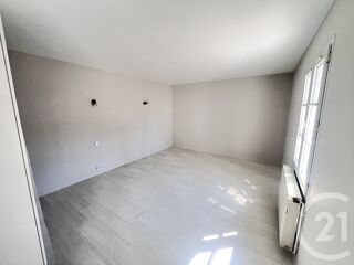  Appartement à louer 2 pièces 45 m²