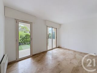location Appartement - 1 pièce(s) - 19 m² Mandelieu-la-Napoule (06210)