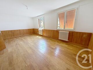  Appartement à louer 3 pièces 81 m²