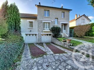 Maison 7 pièces 187 m² · à Saint-Pierre-lès-Nemours · 187 m² · 286 000 €