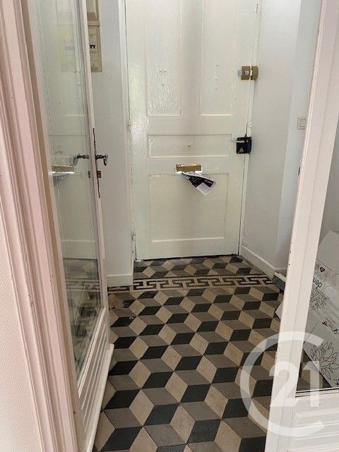  Maison � louer 9 pi�ces 260 m�