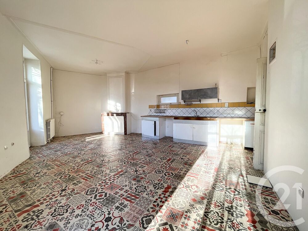 Au centre du village, venez découvrir cette maison de vi....