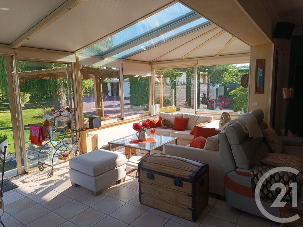 A vendre à Trévières, dans une rue calme à seulement 300....