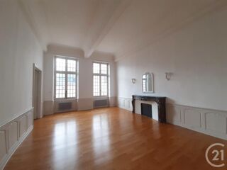  Appartement à louer 3 pièces 81 m²
