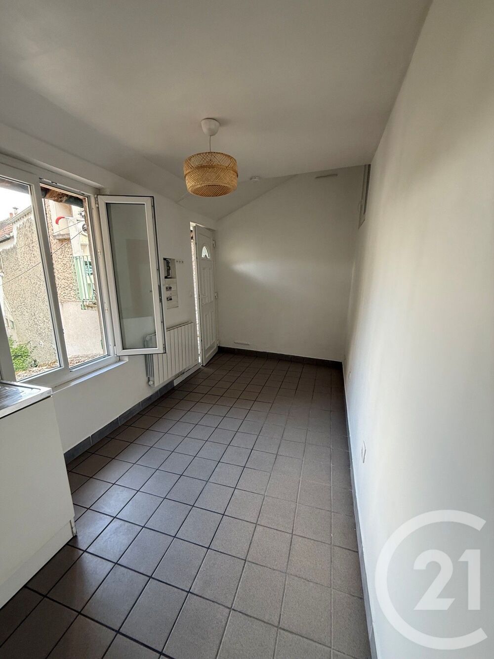 location Appartement - 1 pièce(s) - 12 m² Viry-Châtillon (91170)