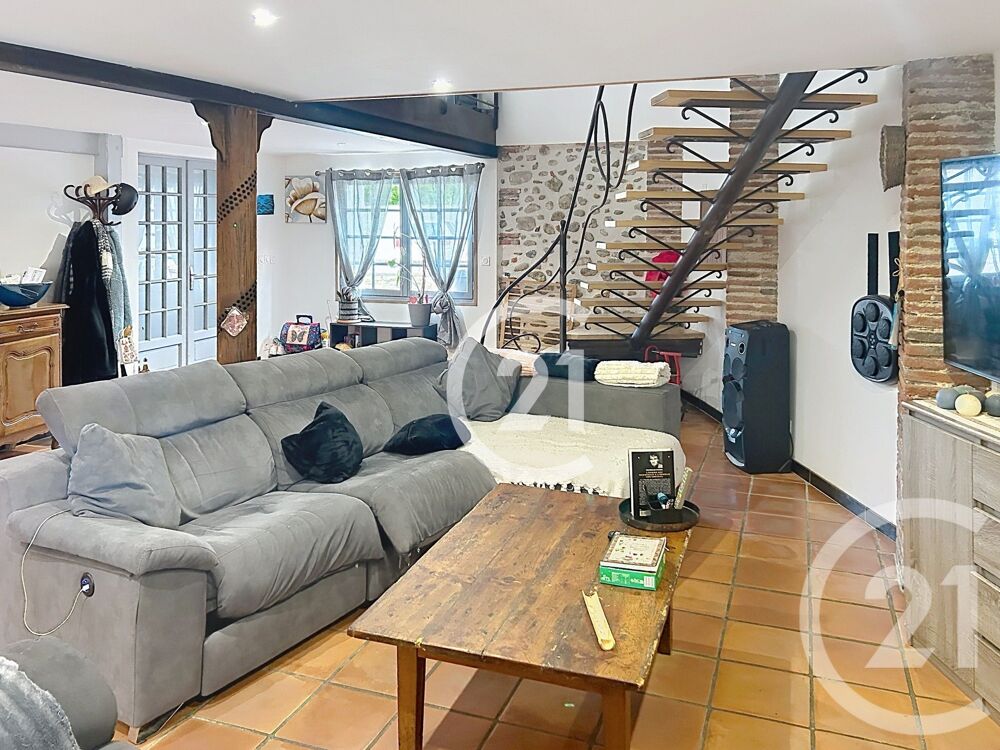 Bien ATYPIQUE à MONTESCOT, belle rénovation pour cette p....