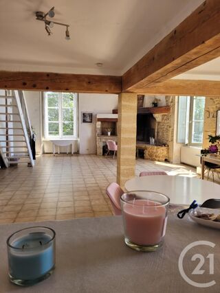  Appartement à louer 5 pièces 150 m²
