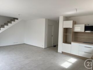  Maison à louer 4 pièces 81 m²