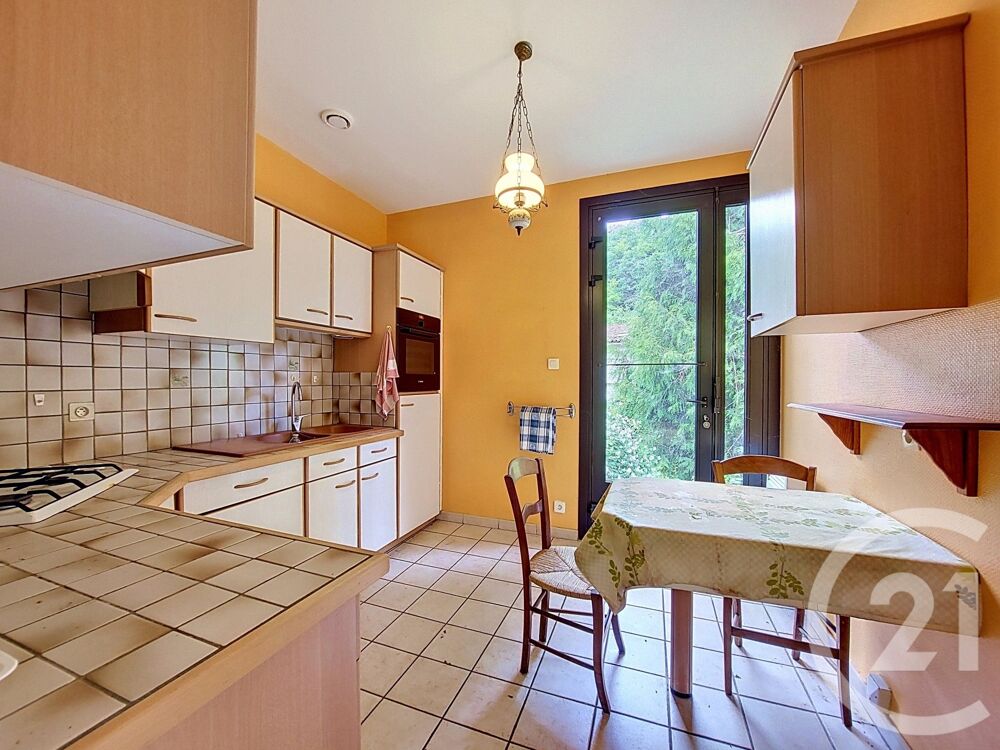 Venez découvrir cette maison T4 de 90m² habitables, idéa....