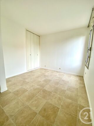  Appartement à louer 3 pièces 74 m²