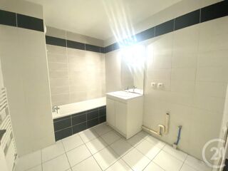  Appartement à louer 3 pièces 68 m²