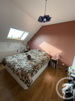  Appartement à louer 4 pièces 92 m²