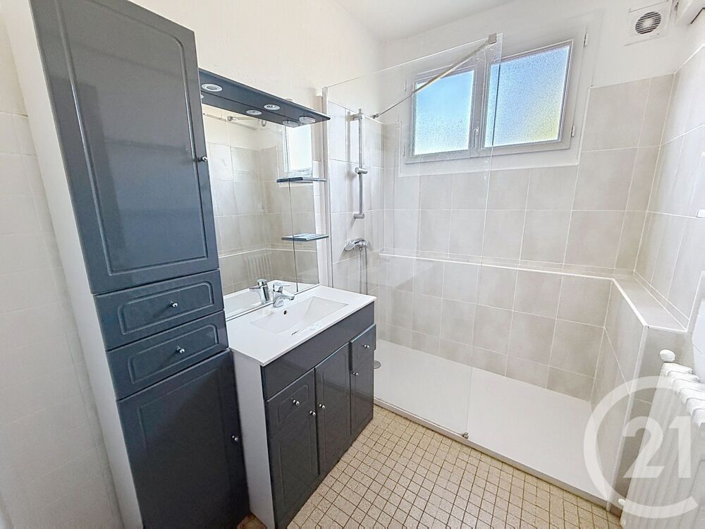 location Appartement - 3 pièce(s) - 81 m² Montjoie-en-Couserans (09200)
