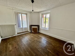  Appartement à louer 4 pièces 83 m²