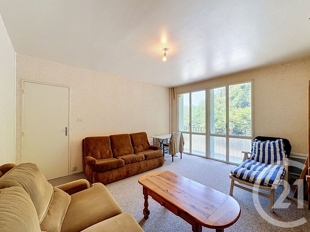 Sur la commune de Couflens, cet appartement bénéficie d'....