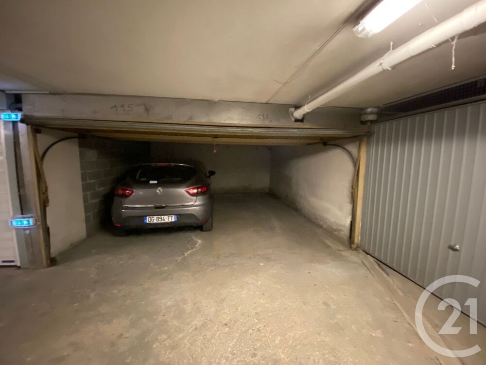 location Parking / Garage - 10 m² Nice (06300)