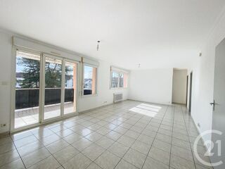  Appartement à louer 5 pièces 100 m²