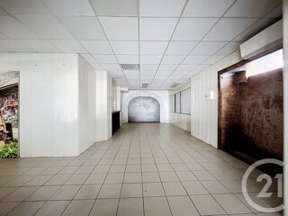  Appartement à louer 1 pièce 160 m²