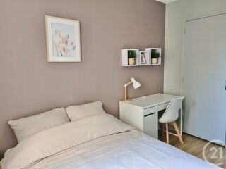  Appartement à louer 5 pièces 82 m²