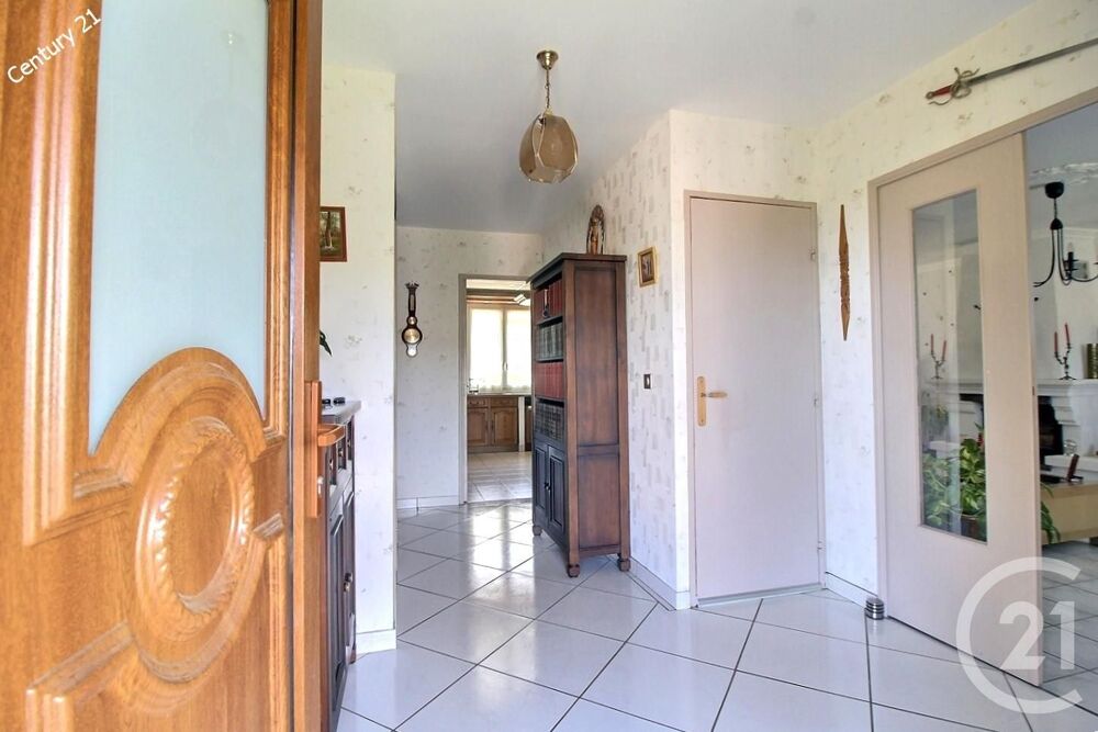Gare à pied : Plain pied 4 chambres avec climatisation r....