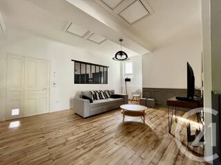 Appartement à louer 4 pièces 114 m²