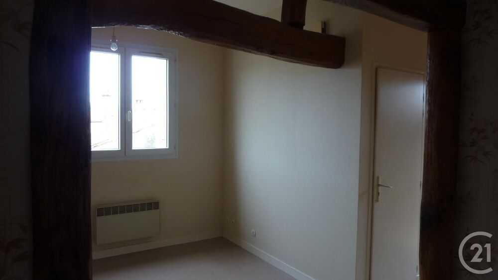 location Appartement - 2 pièce(s) - 26 m² Chef-Boutonne (79110)