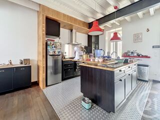  Appartement à louer 4 pièces 150 m²