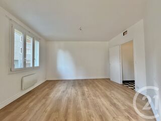  Appartement à louer 3 pièces 79 m²