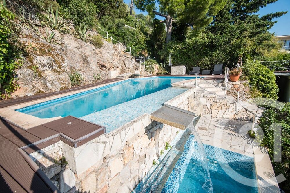 VILLEFRANCHE-SUR-MER - A seulement 5 minutes des commerc....