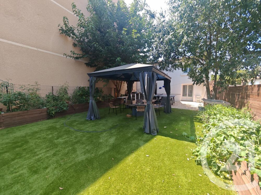 À découvrir, cette charmante maison meublée, entièrement....