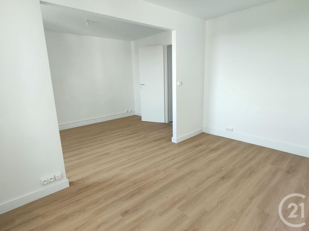 Appartement T1 composé d'une entrée sur cuisine avec cui....