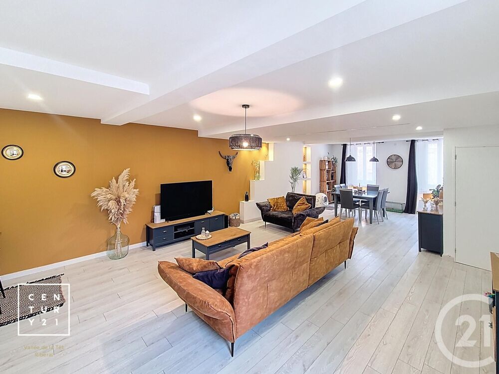 Découvrez cette magnifique maison rénovée à neuf située ....