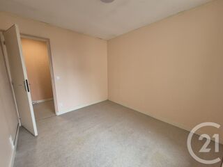  Appartement à louer 4 pièces 48 m²