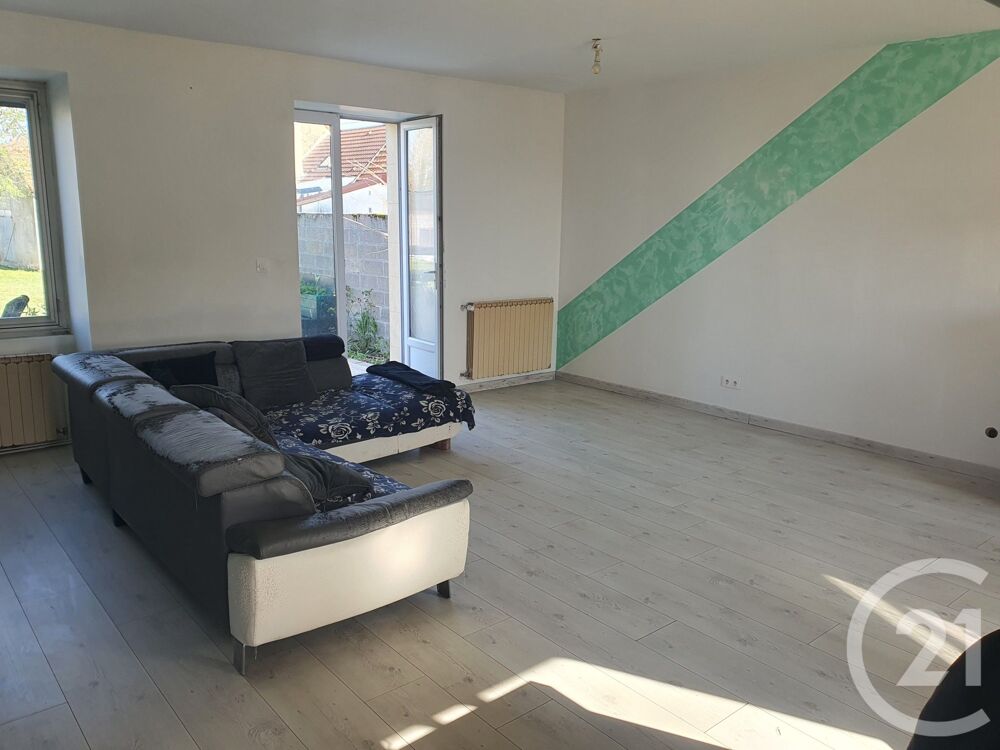 Nichée au c½ur de Garchizy, cette maison en partie refai....