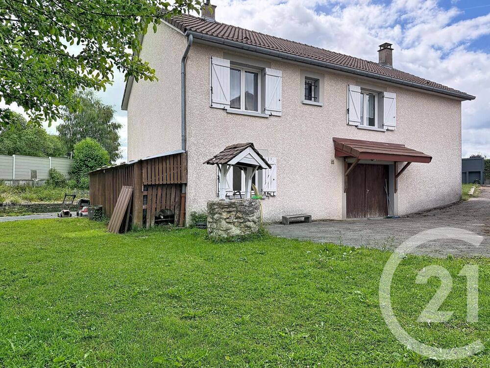 À découvrir à Saint-Laurent-en-Grandvaux, cette maison d....
