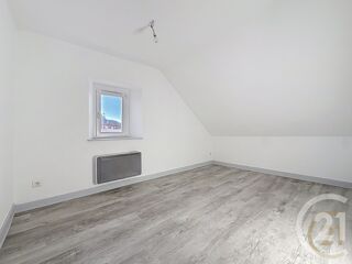  Appartement à louer 4 pièces 72 m²
