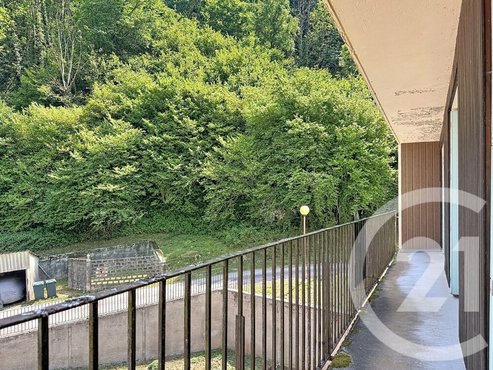 Sur la commune de Couflens, cet appartement bénéficie d'....