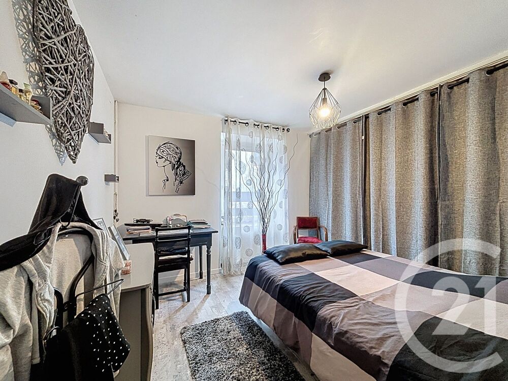 Vente Appartement 5 pièces 81 m² - Plus