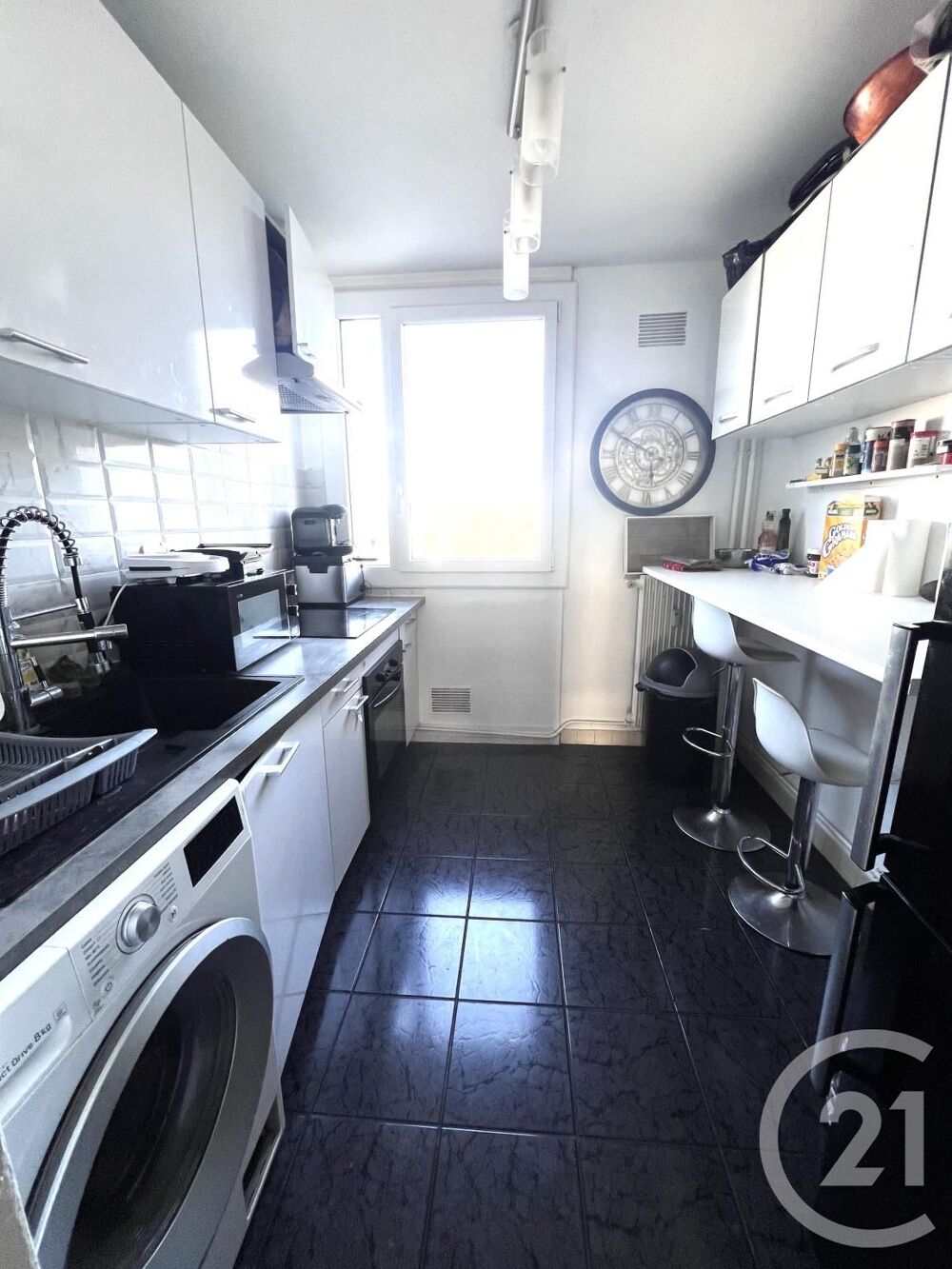 A JOUE LES TOURS PROCHE DU CENTRE VILLE ET DE TOUTES COM....