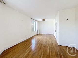  Appartement à louer 4 pièces 83 m²