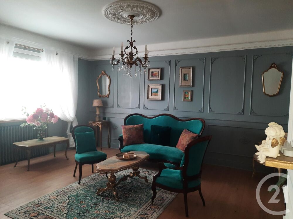 A SAUZE-VAUSSAIS, cette maison de bourg joliment rénovée....