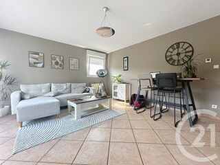  Appartement à louer 3 pièces 74 m²