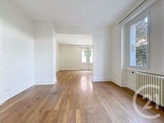  Appartement à louer 4 pièces 106 m²