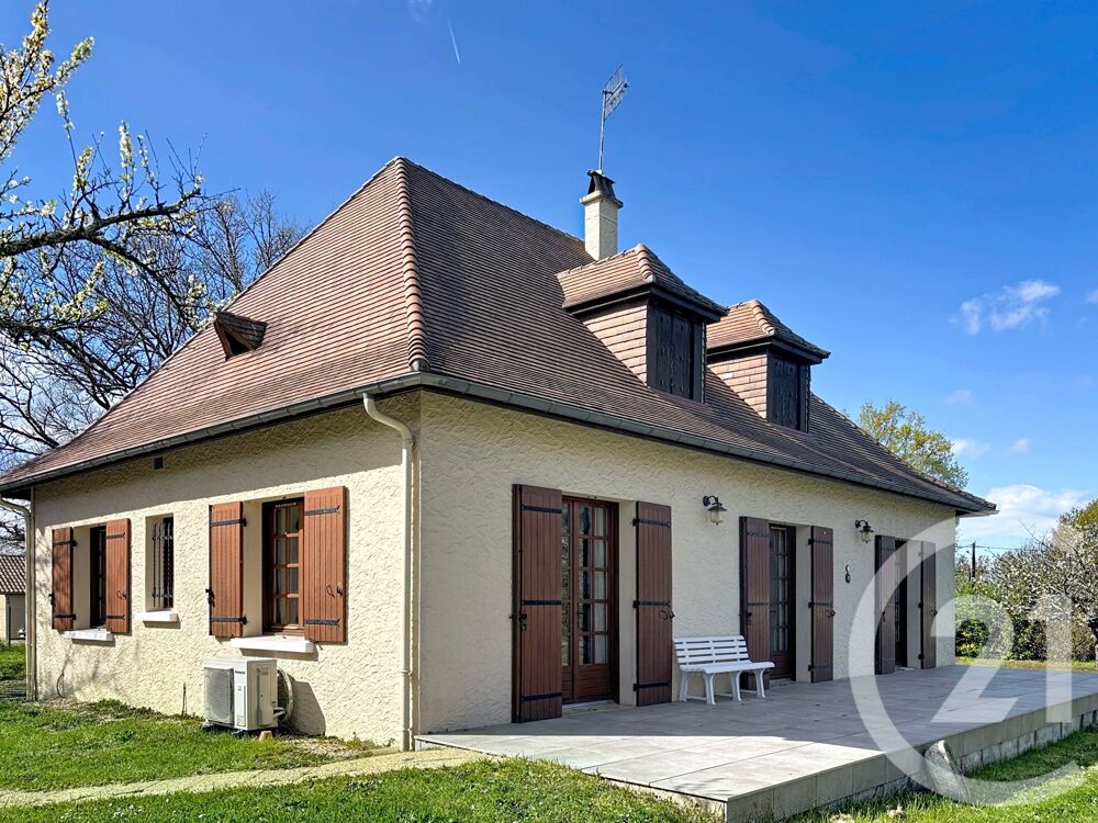 Sur une parcelle entièrement clôturée et constructible d....