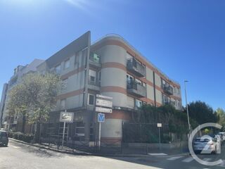 Immeuble � vendre 707 m�