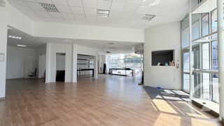  Maison à louer 5 pièces 316 m²