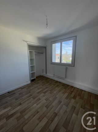  Maison à louer 5 pièces 94 m²