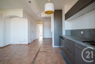  Appartement à louer 3 pièces 56 m²