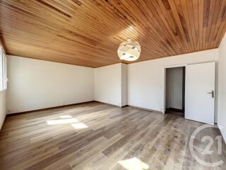  Appartement à louer 4 pièces 81 m²
